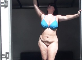 Outdoor fucking in a homemade video with a chubby woman - HD